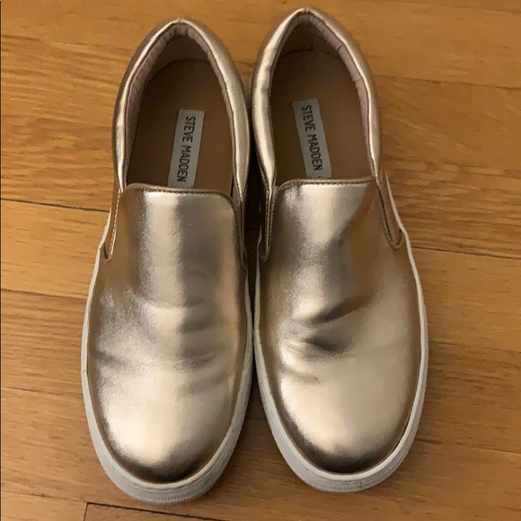 Steve Madden Metallic Rose Gold Slip on Sneakers - Picture 2 of 7